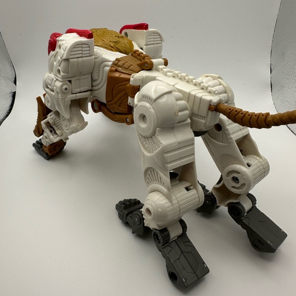 Transformers Universe Leo Prime Target Exclusive Complete - Picture 5 of 8